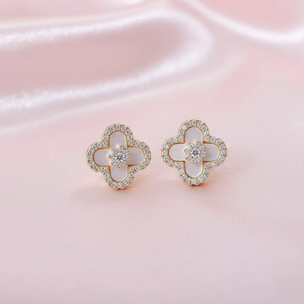 Petite boucle d'oreilles Trèfle