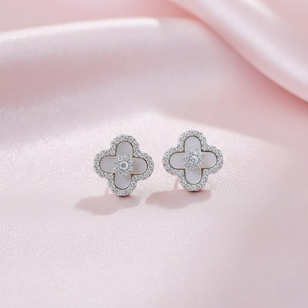 Petite boucle d'oreilles Trèfle