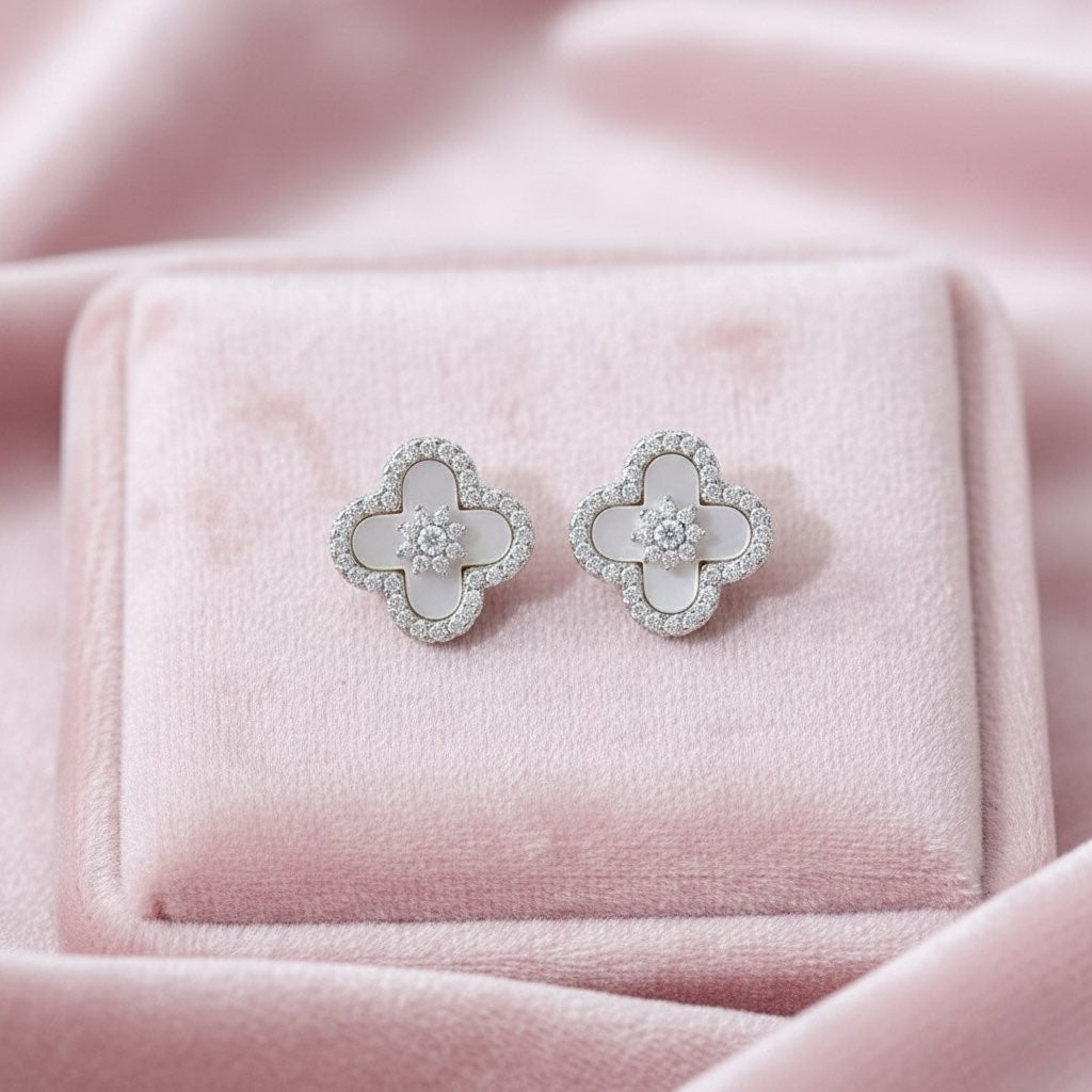 Petite boucle d'oreilles Trèfle